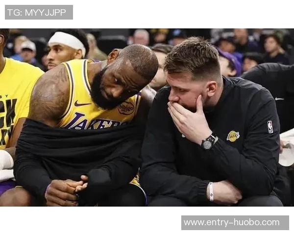 湖人应依靠年轻球员与东契奇和里夫斯搭档而非依赖41岁詹姆斯 湖人应依靠年轻球员与东契奇和里夫斯搭档而非依赖41岁詹姆斯